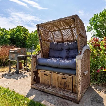 Snug Holiday Home In Divitz Spoldershagen Near Skydiving 외부 사진
