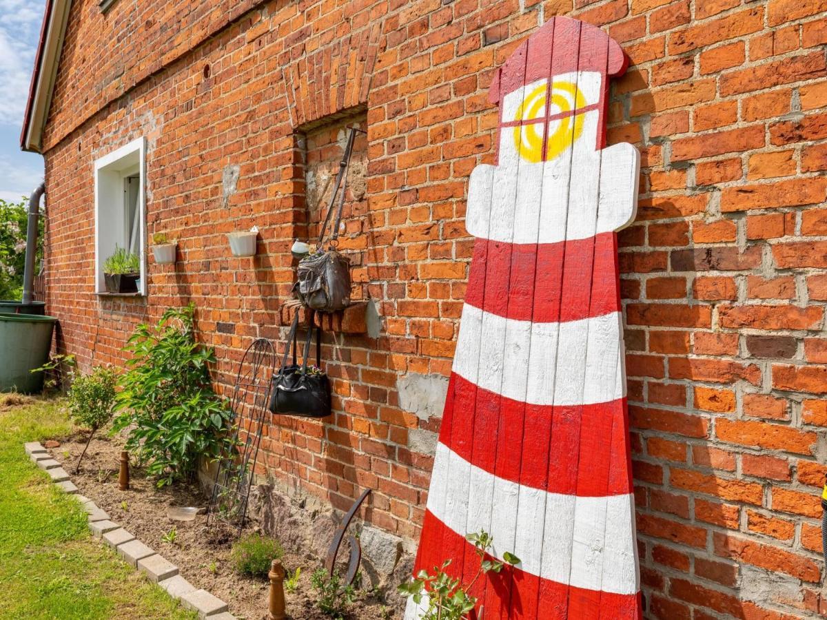 Snug Holiday Home In Divitz Spoldershagen Near Skydiving 외부 사진