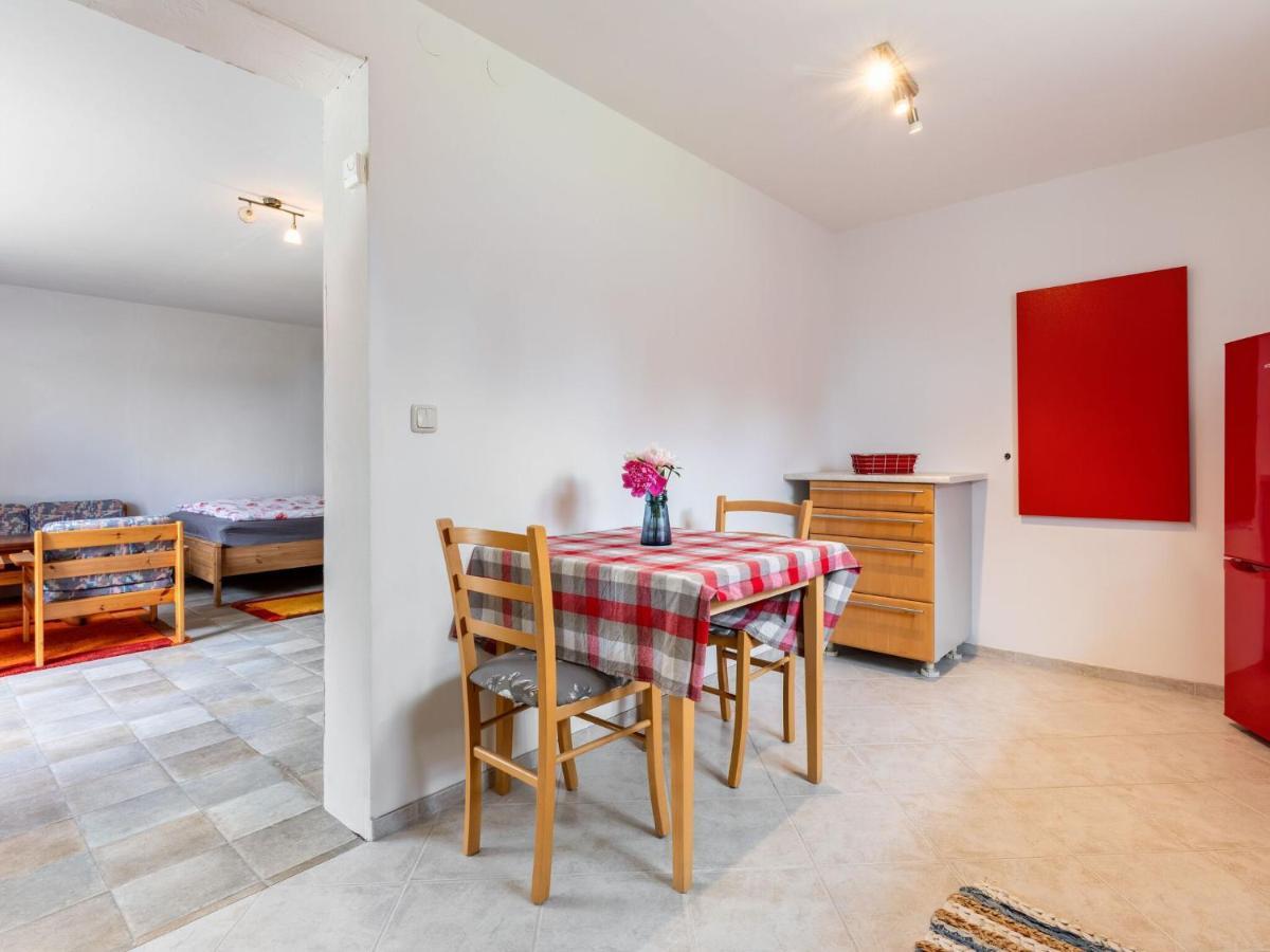 Snug Holiday Home In Divitz Spoldershagen Near Skydiving 외부 사진