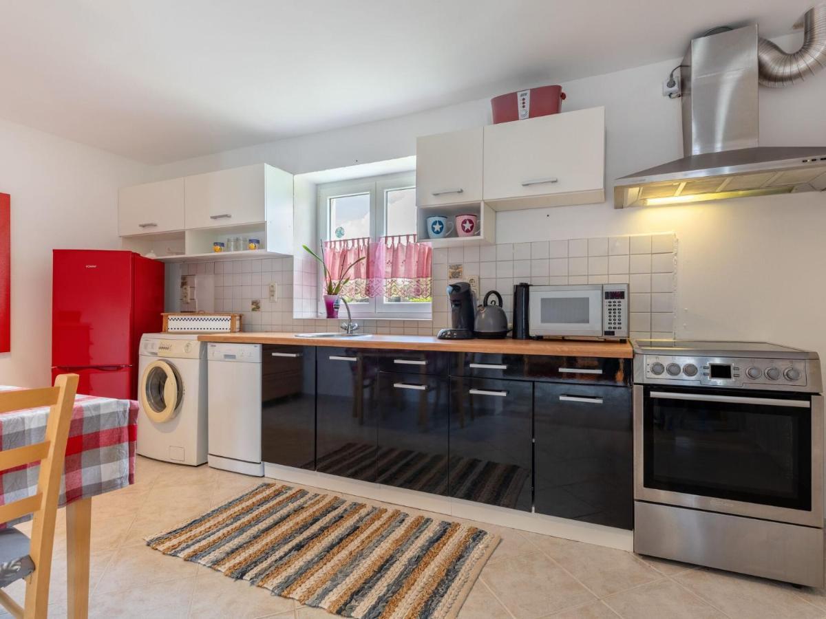 Snug Holiday Home In Divitz Spoldershagen Near Skydiving 외부 사진
