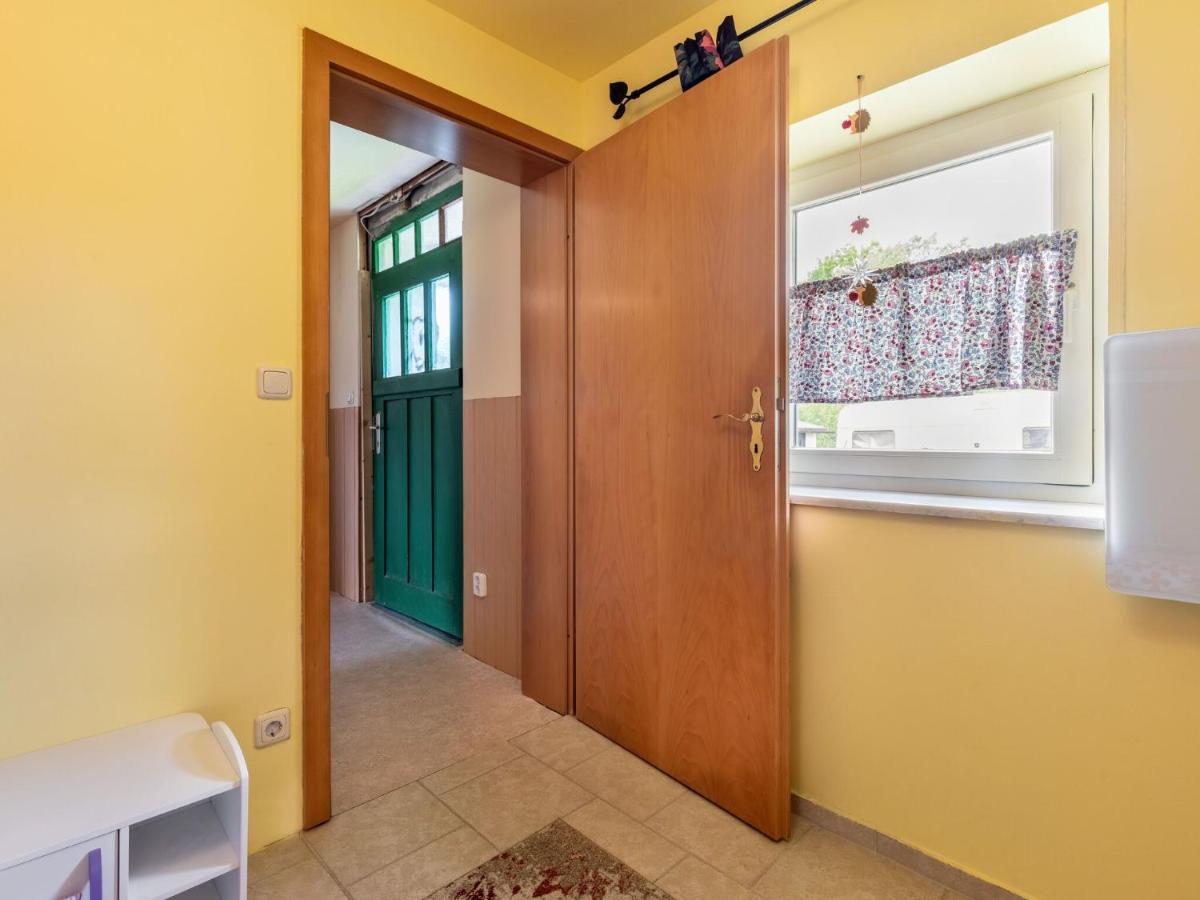 Snug Holiday Home In Divitz Spoldershagen Near Skydiving 외부 사진